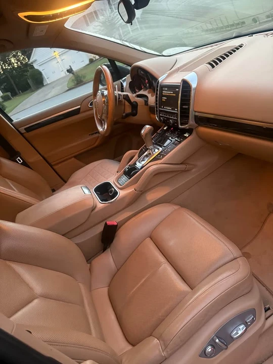 2012 Porsche 958 Cayenne - Image 10 of 14