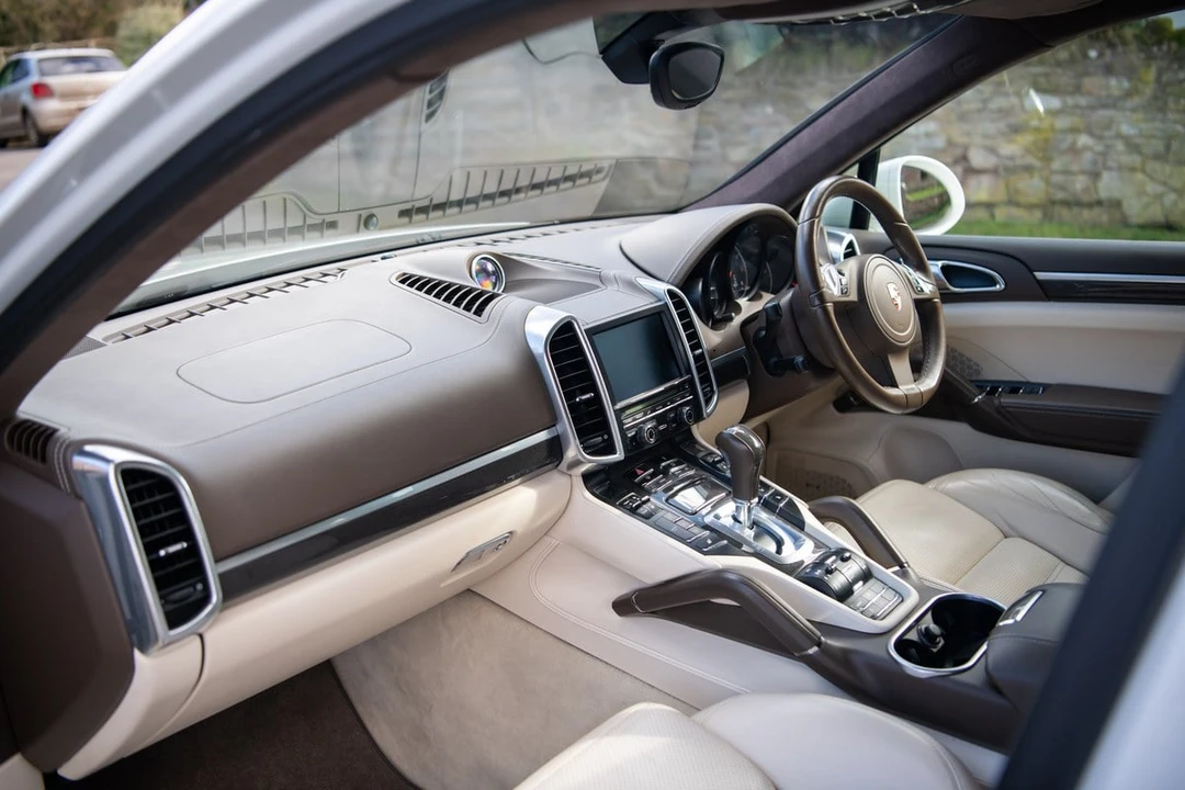 2012 Porsche 958 Cayenne Turbo - Image 12 of 30