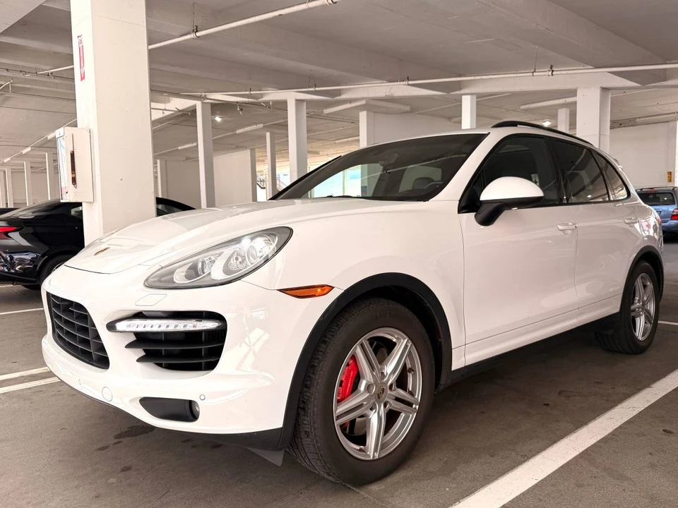 2012 Porsche 958 Cayenne Turbo - Image 2 of 23