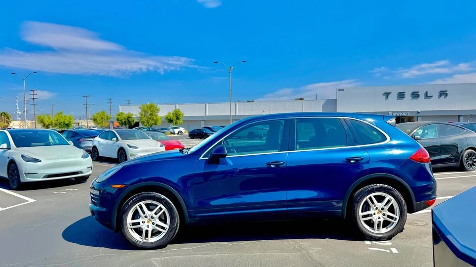 2012 Porsche 958 Cayenne Turbo S - Image 2 of 14
