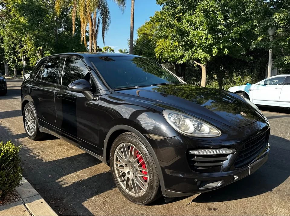 2012 Porsche 958 Cayenne Turbo - Image 2 of 9