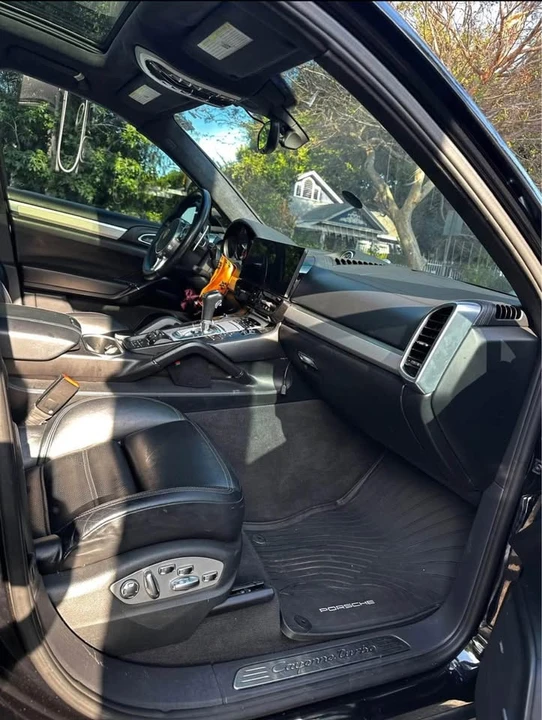 2012 Porsche 958 Cayenne Turbo - Image 7 of 12