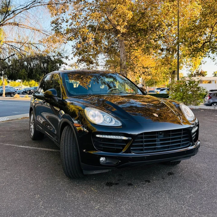 2012 Porsche 958 Cayenne Turbo - Image 2 of 20