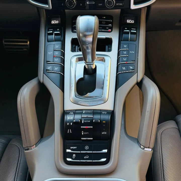 2012 Porsche 958 Cayenne Turbo - Image 12 of 20