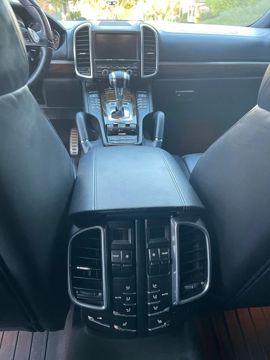 2012 Porsche 958 Cayenne Turbo - Image 10 of 16
