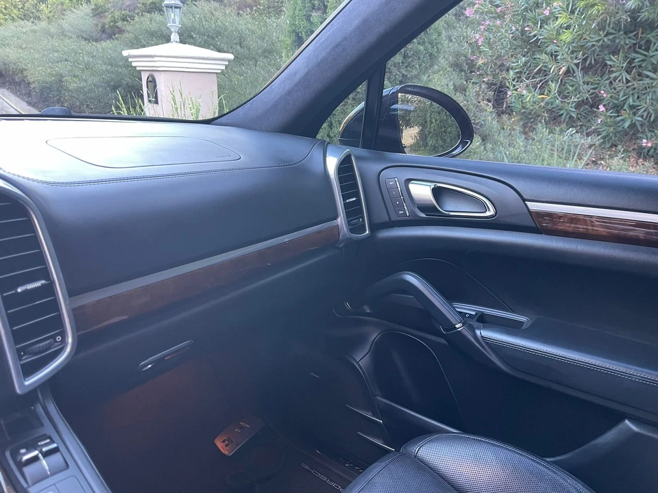 2012 Porsche 958 Cayenne Turbo - Image 13 of 16