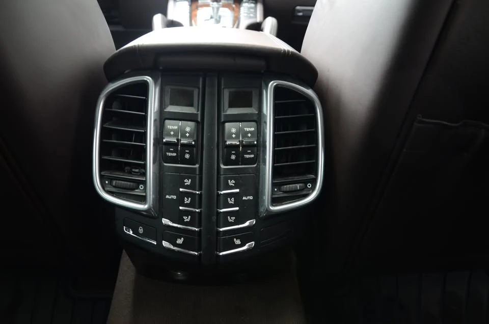 2012 Porsche 958 Cayenne Turbo - Image 10 of 14