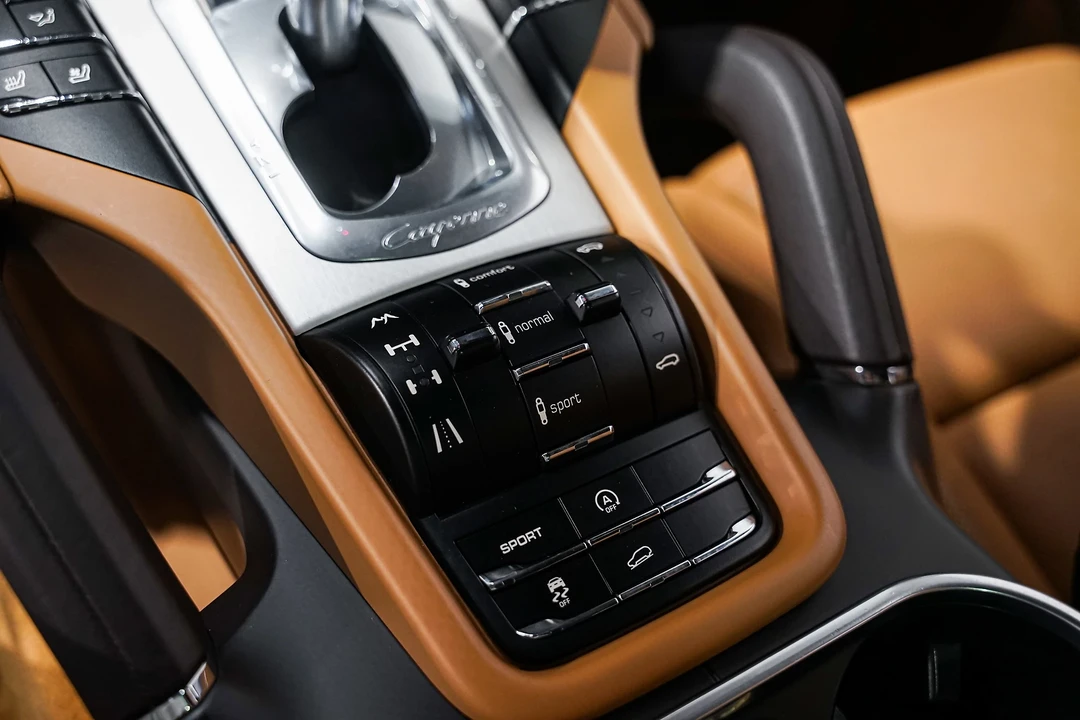 2012 Porsche 958 Cayenne Turbo - Image 16 of 21