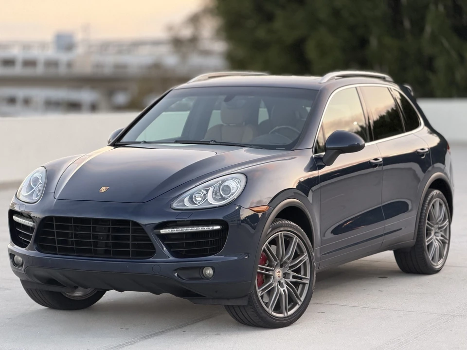 2012 Porsche 958 Cayenne Turbo - Image 2 of 31