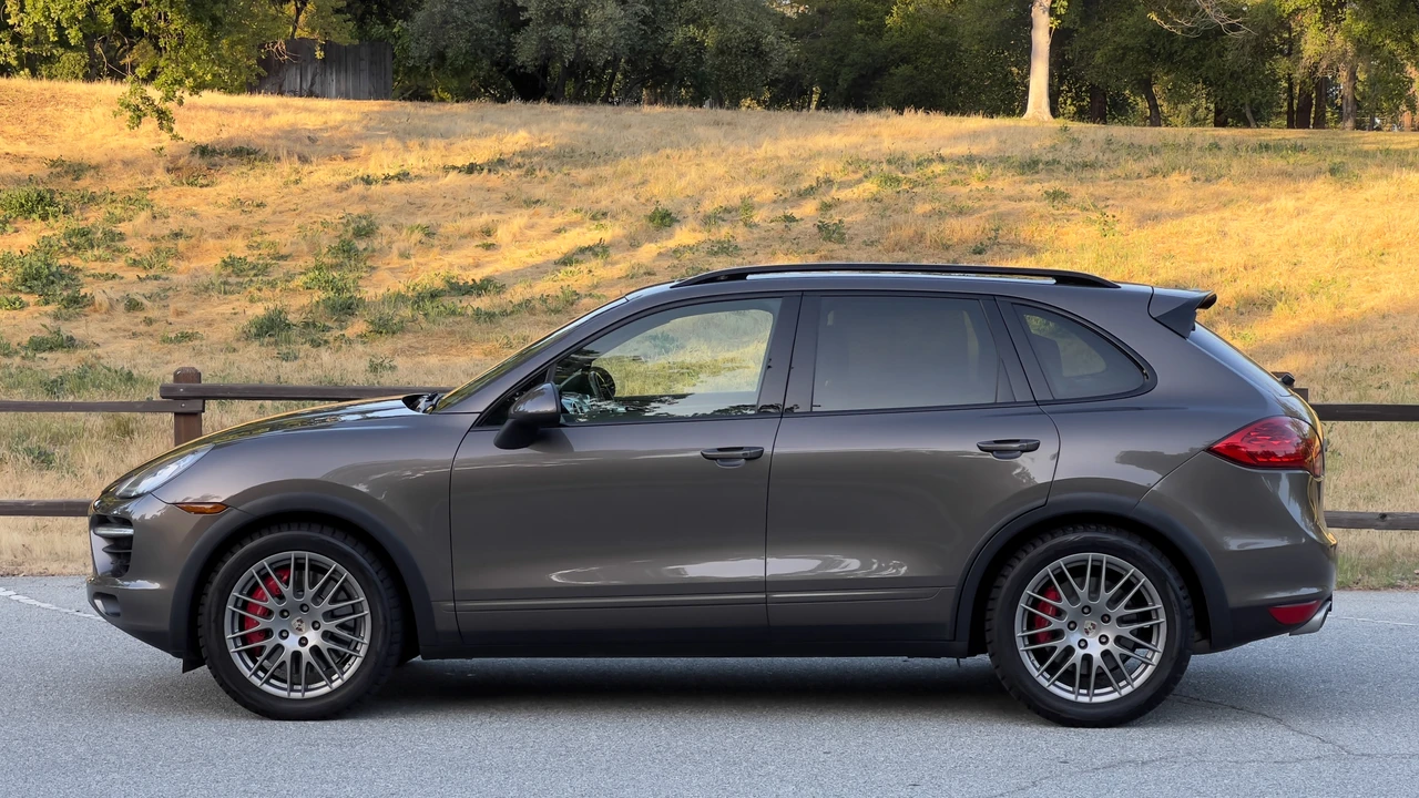 2012 Porsche 958 Cayenne Turbo - Image 10 of 31