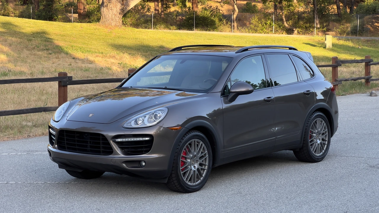 2012 Porsche 958 Cayenne Turbo - Image 3 of 31
