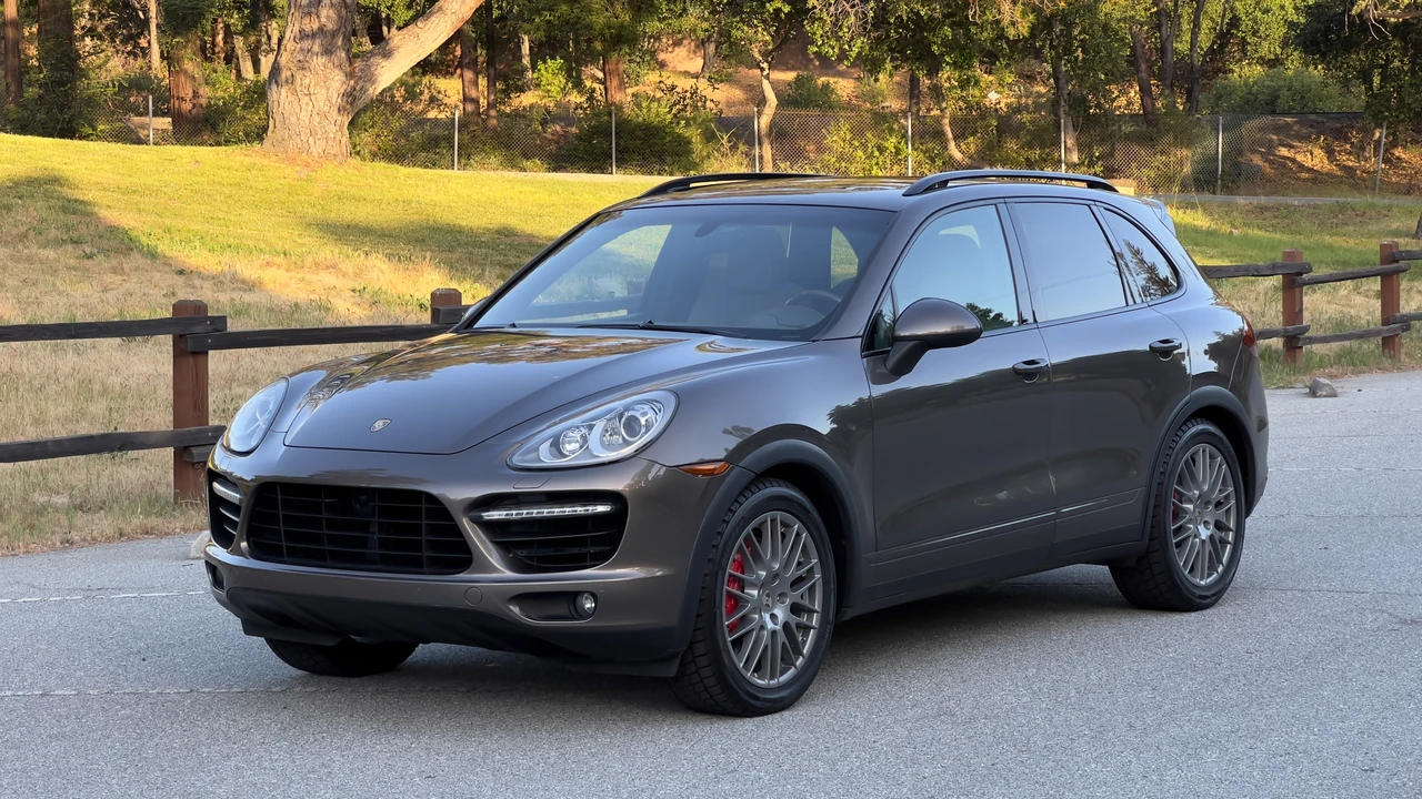 2012 Porsche 958 Cayenne Turbo - Image 2 of 31