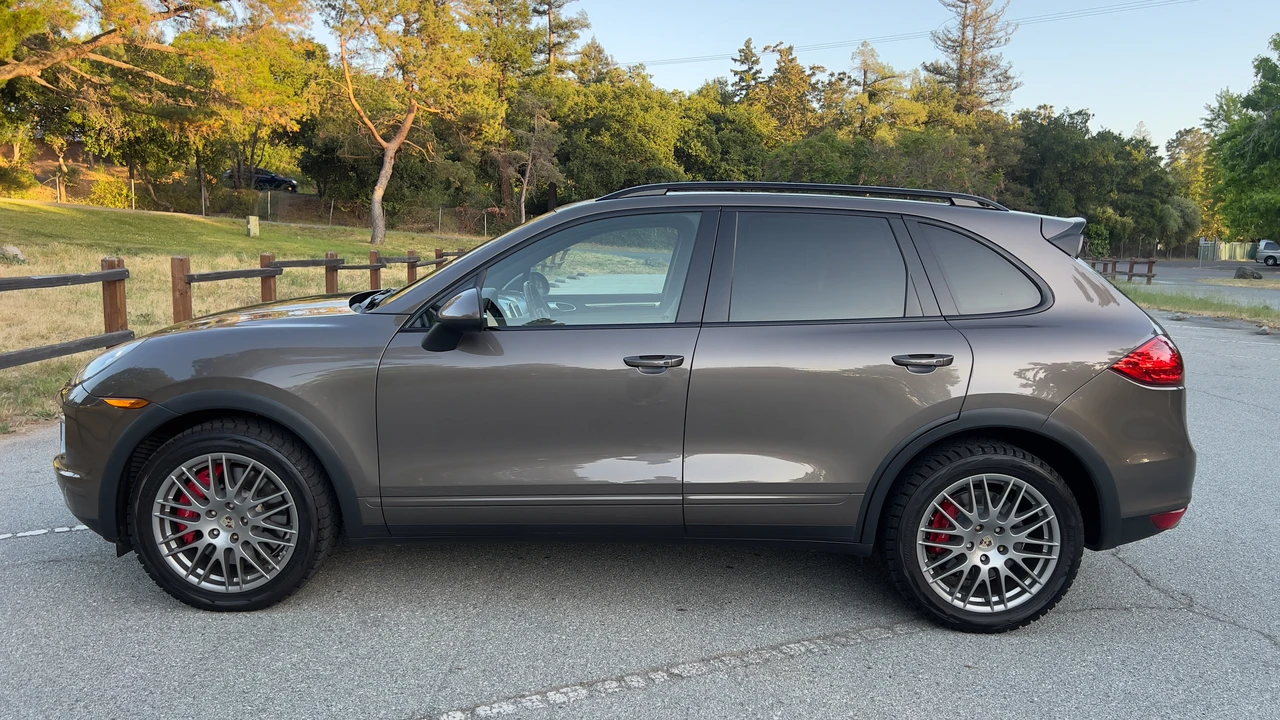 2012 Porsche 958 Cayenne Turbo - Image 11 of 31
