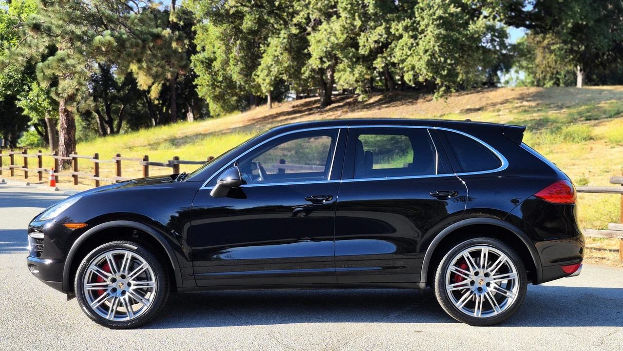 2012 Porsche 958 Cayenne Turbo - Image 8 of 31