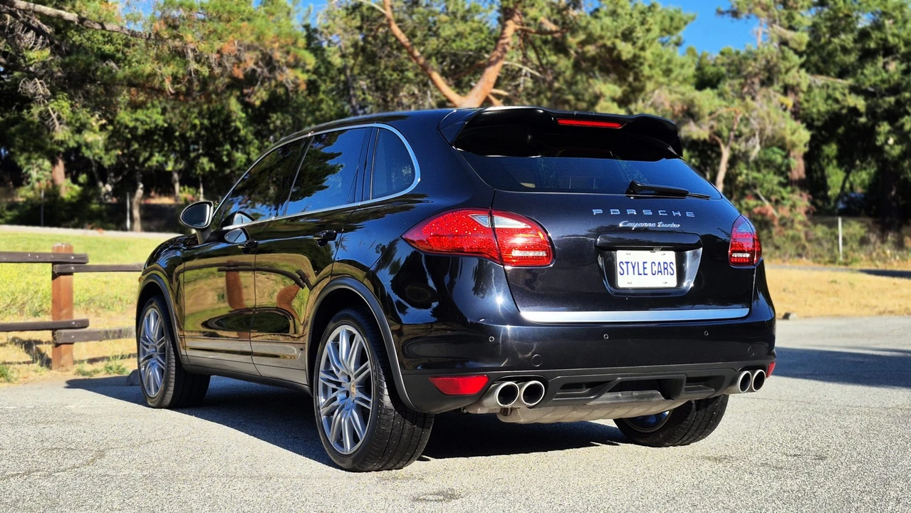 2012 Porsche 958 Cayenne Turbo - Image 13 of 31