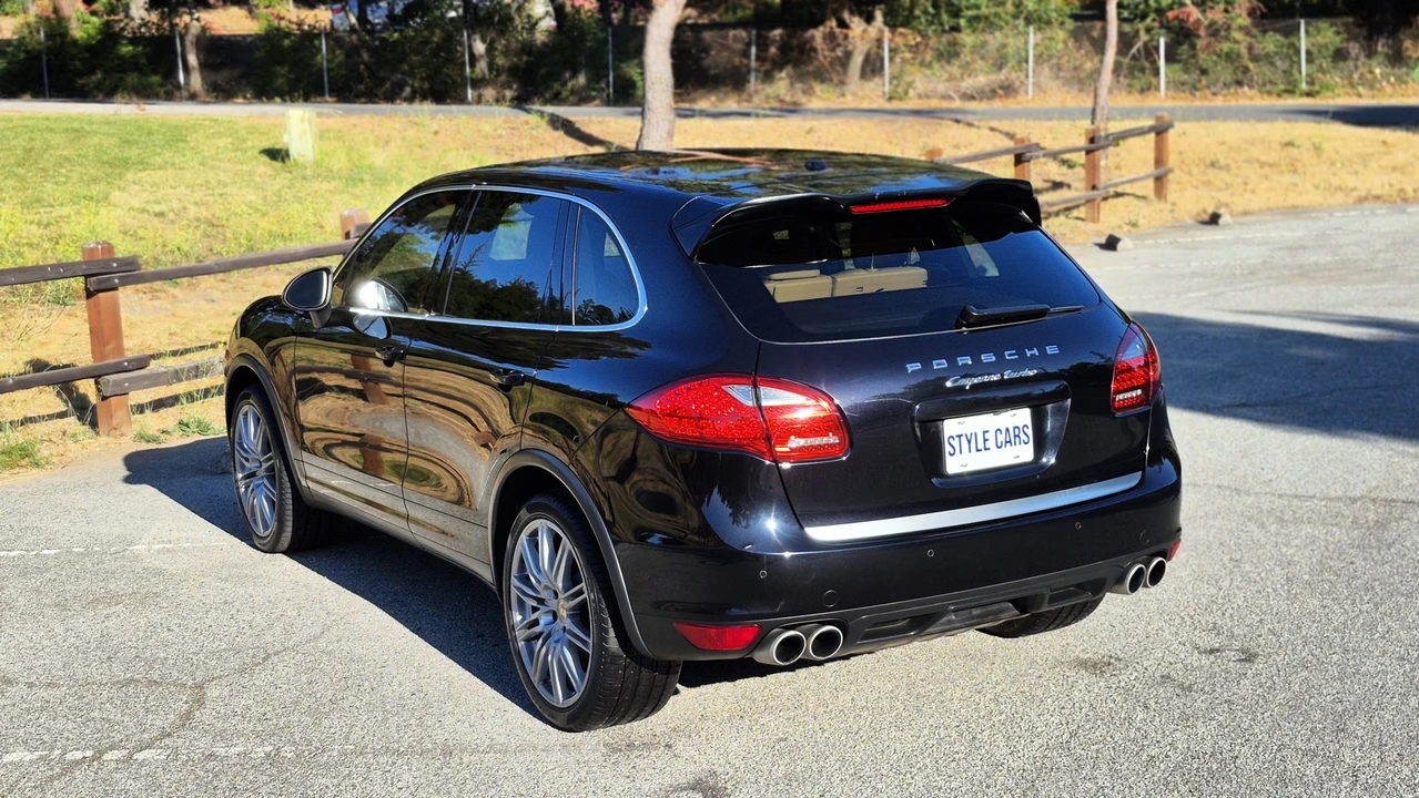 2012 Porsche 958 Cayenne Turbo - Image 11 of 31