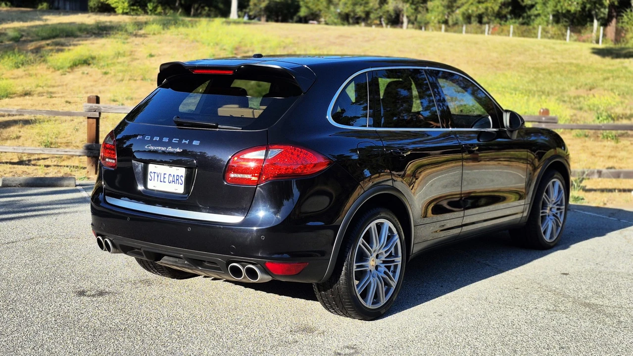 2012 Porsche 958 Cayenne Turbo - Image 17 of 31