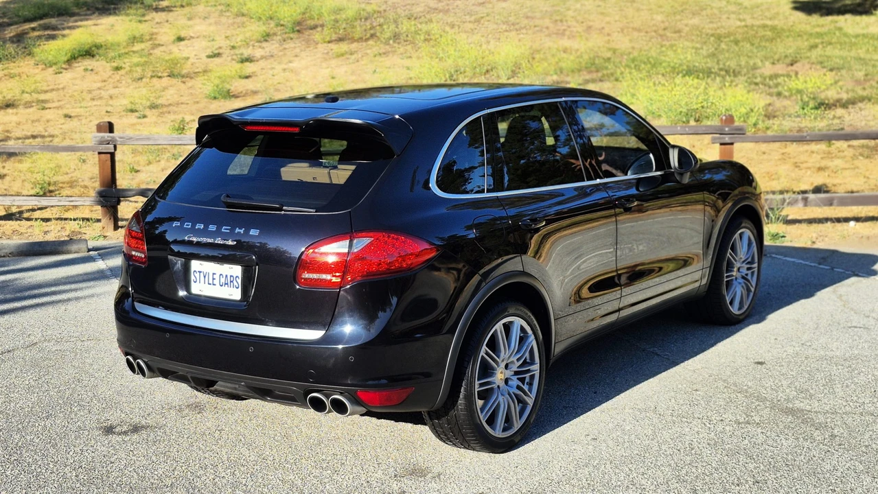 2012 Porsche 958 Cayenne Turbo - Image 19 of 31