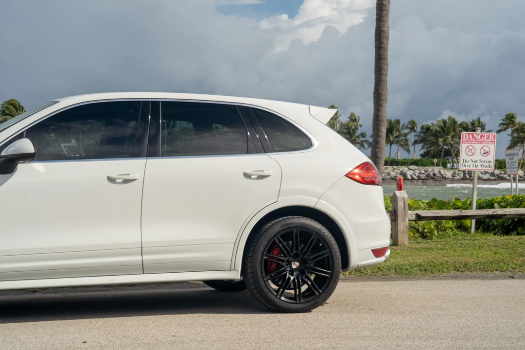 2012 Porsche 958 Cayenne Turbo - Image 25 of 31