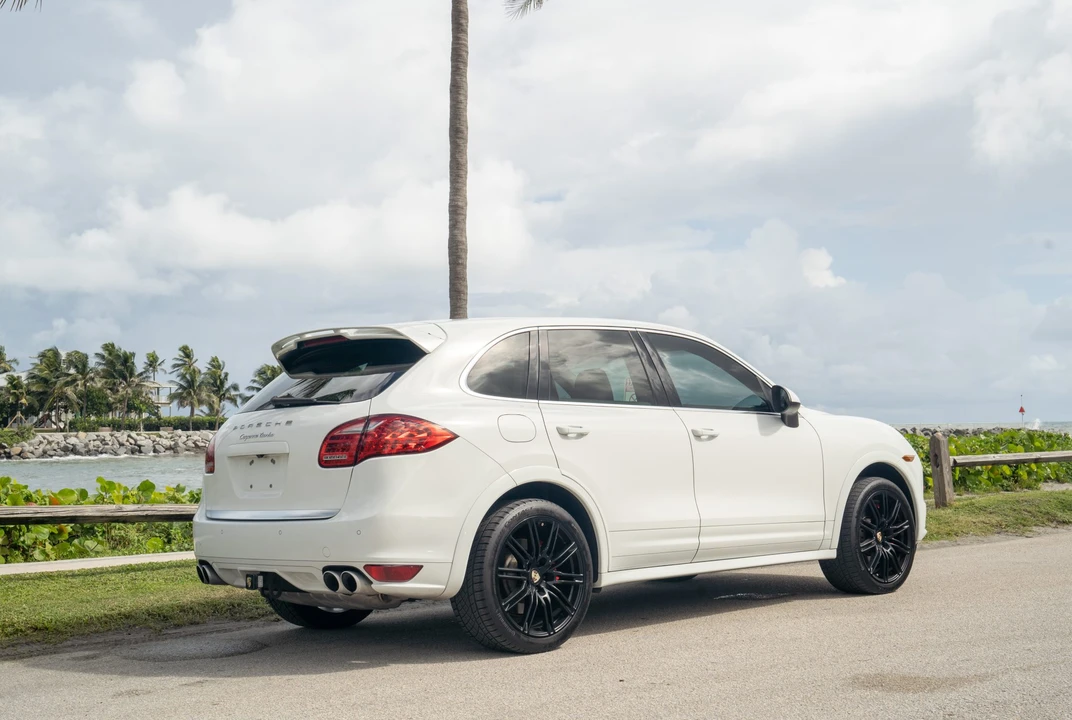 2012 Porsche 958 Cayenne Turbo - Image 10 of 31