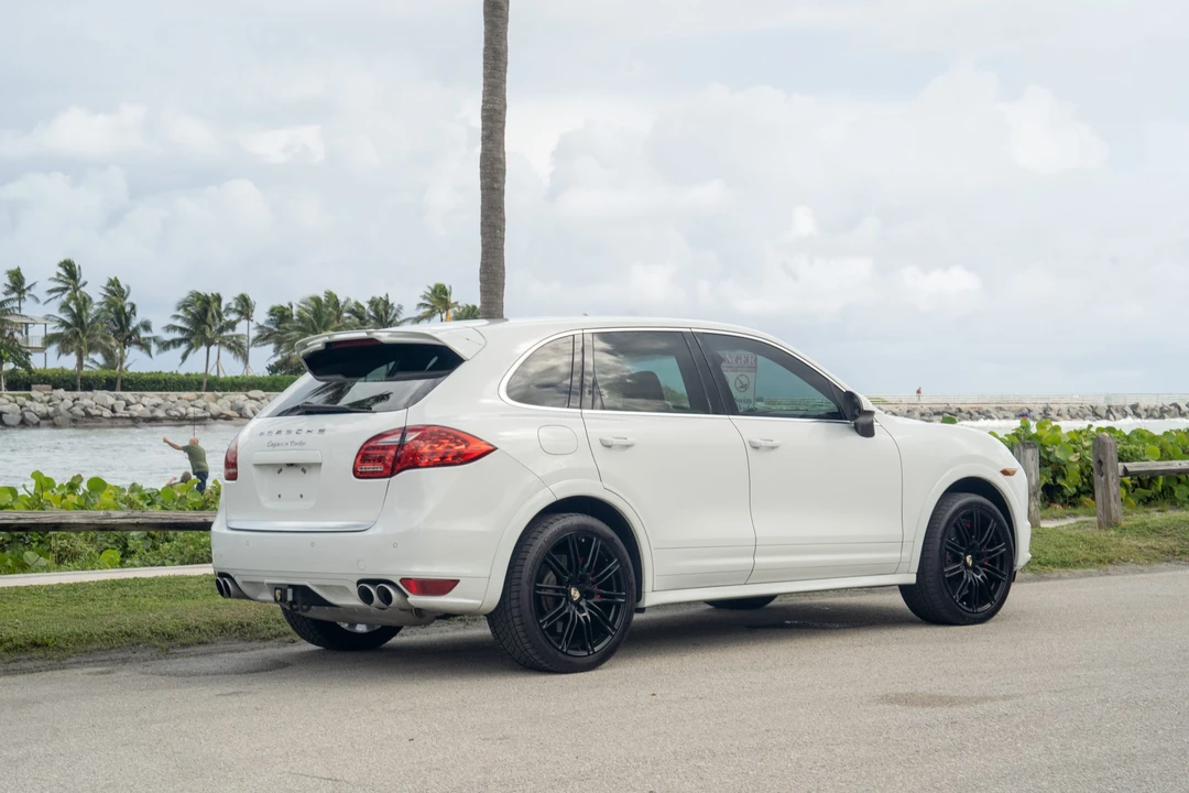 2012 Porsche 958 Cayenne Turbo - Image 9 of 31