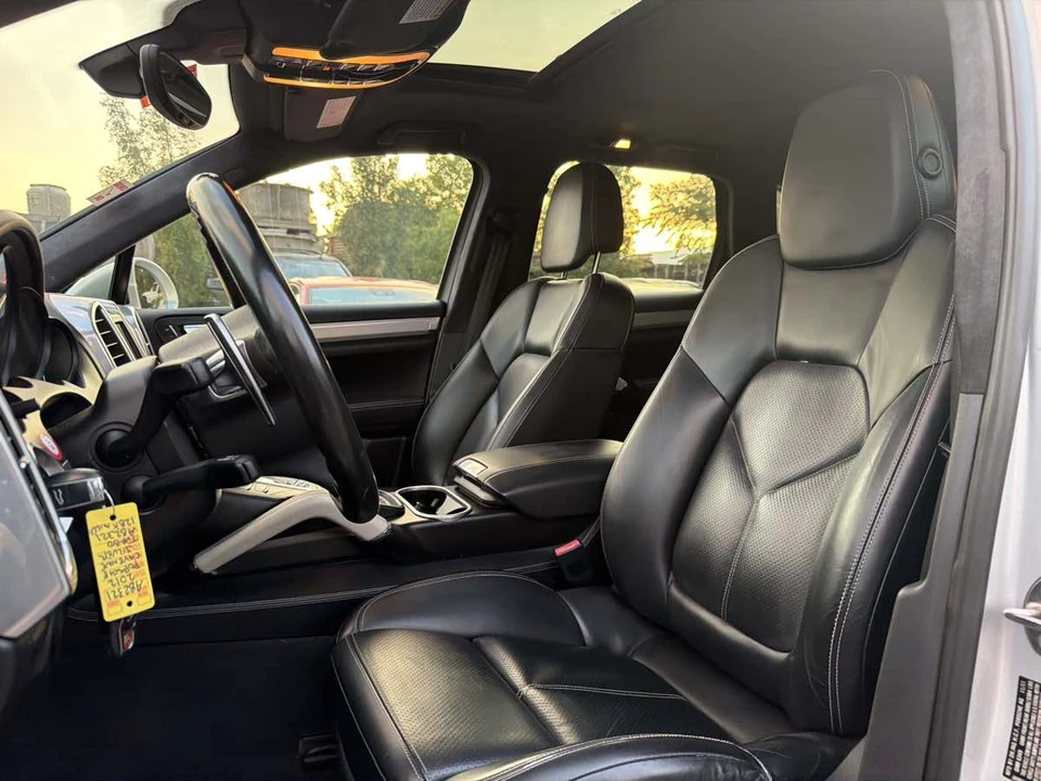 2012 Porsche 958 Cayenne Turbo - Image 16 of 24