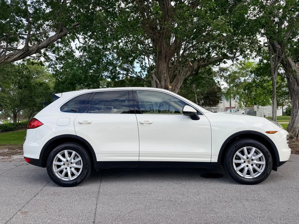 2012 Porsche 958 Cayenne - Image 14 of 31
