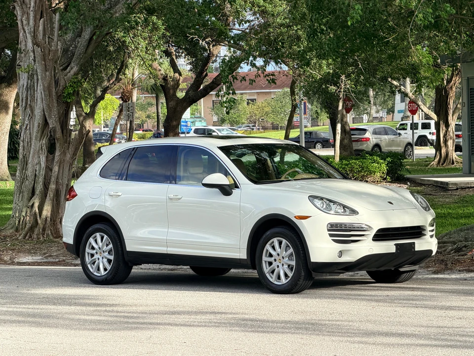 2012 Porsche 958 Cayenne - Image 17 of 31