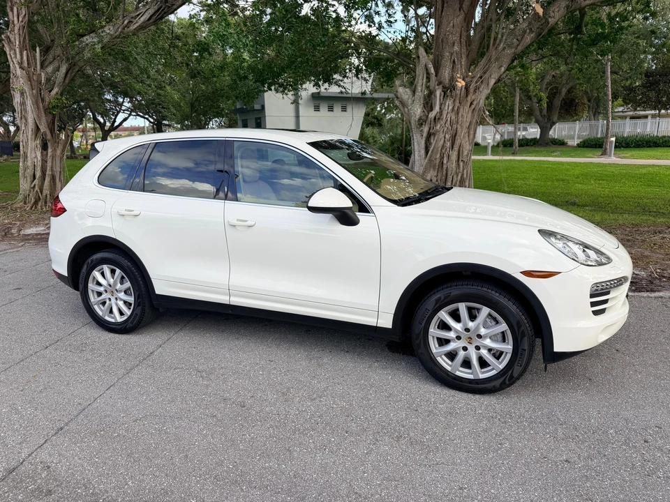 2012 Porsche 958 Cayenne - Image 15 of 31