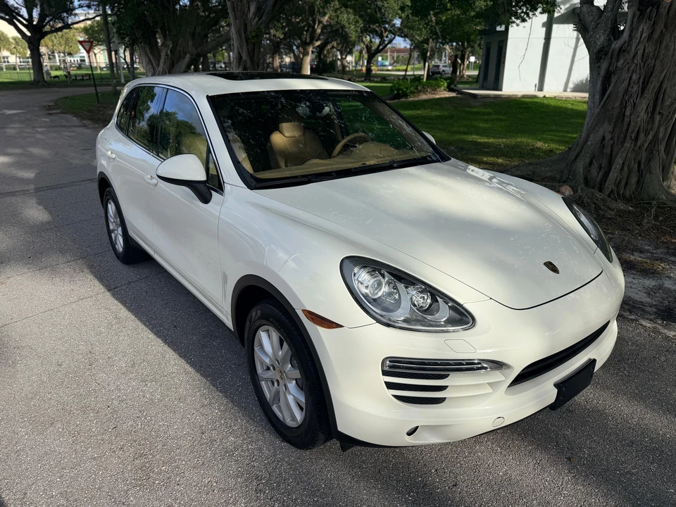 2012 Porsche 958 Cayenne - Image 19 of 31