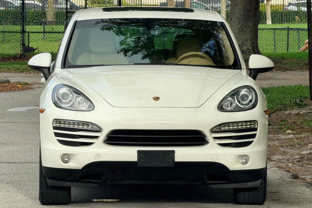 2012 Porsche 958 Cayenne - Image 2 of 31
