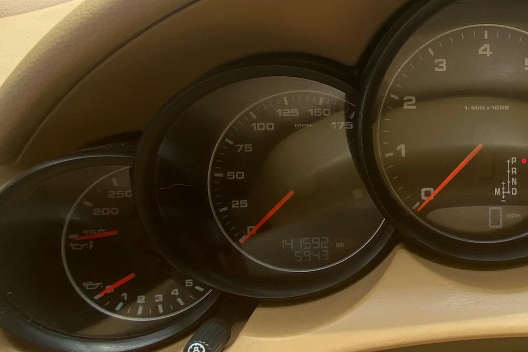 2012 Porsche 958 Cayenne - Image 26 of 31