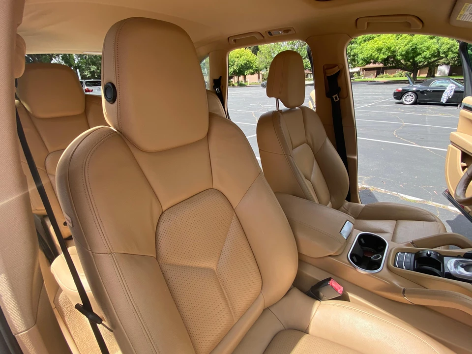 2012 Porsche 958 Cayenne - Image 29 of 31