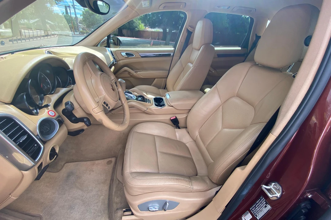 2012 Porsche 958 Cayenne - Image 24 of 31