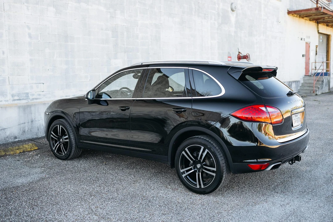 2012 Porsche 958 Cayenne - Image 24 of 31