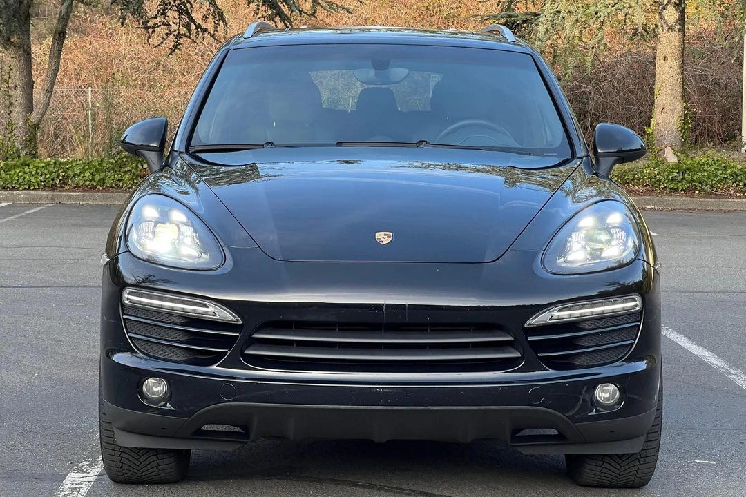2012 Porsche 958 Cayenne - Image 2 of 30