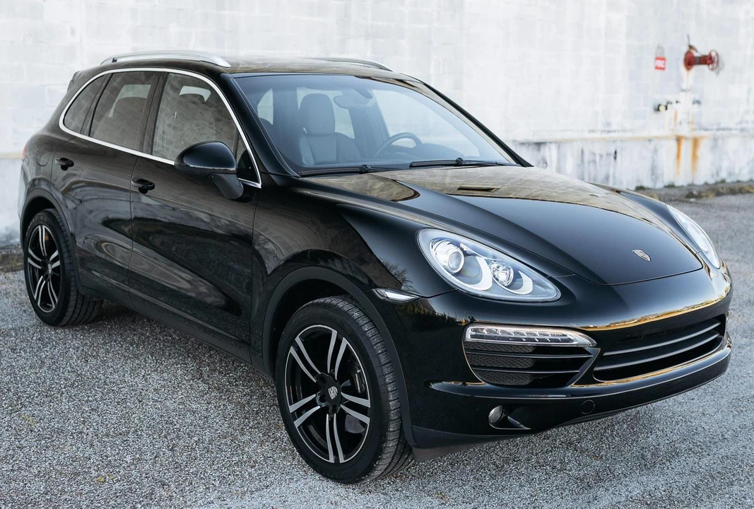 2012 Porsche 958 Cayenne - Image 2 of 31