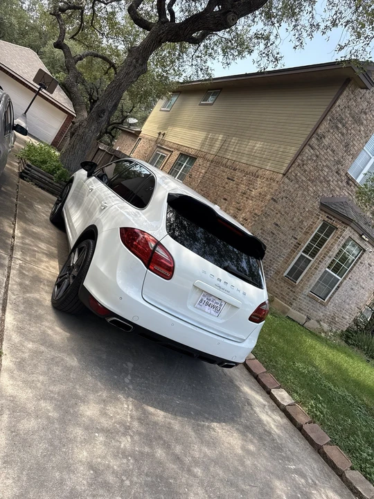 2012 Porsche 958 Cayenne - Image 2 of 11