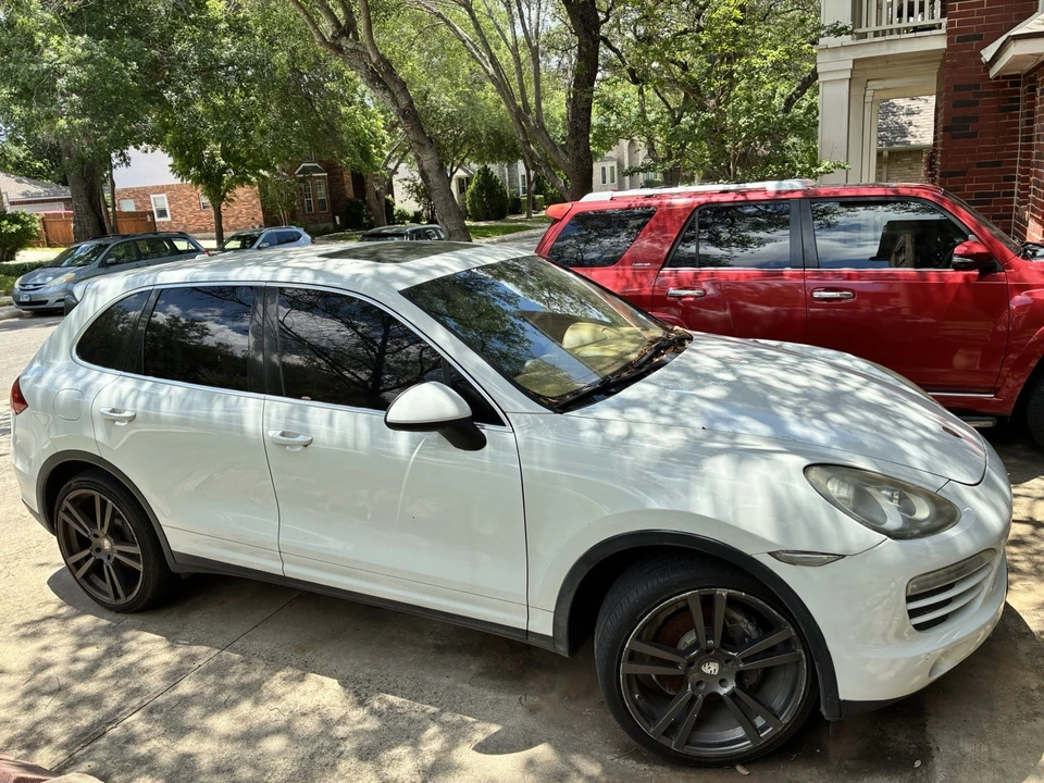 2012 Porsche 958 Cayenne - Image 3 of 11