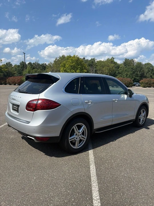 2012 Porsche 958 Cayenne - Image 6 of 19