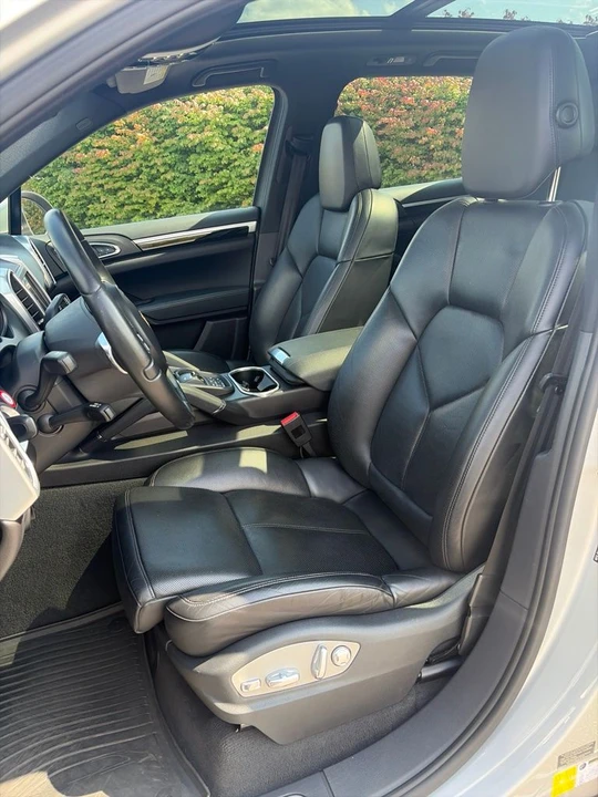 2012 Porsche 958 Cayenne - Image 13 of 19