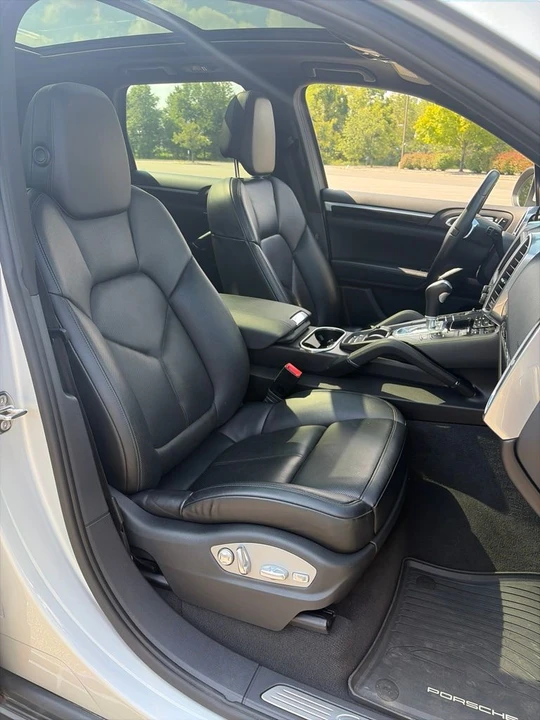 2012 Porsche 958 Cayenne - Image 16 of 19
