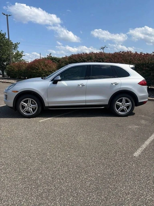 2012 Porsche 958 Cayenne - Image 2 of 5
