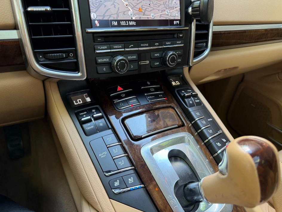 2012 Porsche 958 Cayenne - Image 30 of 31