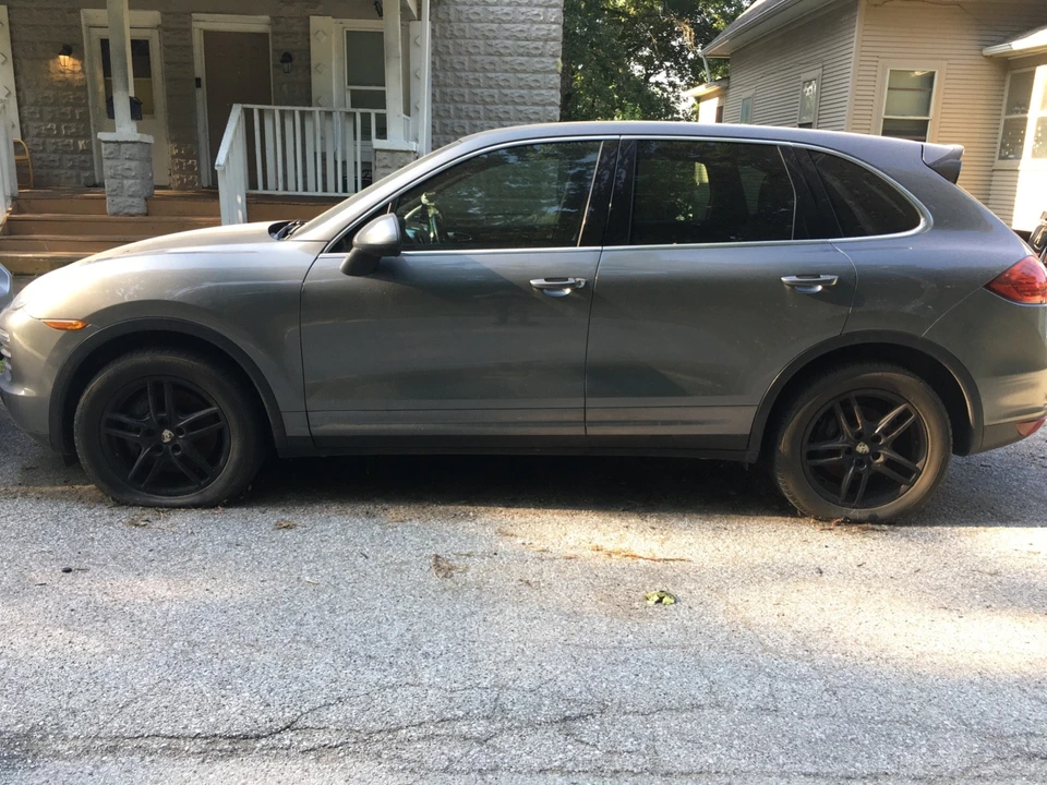 2012 Porsche 958 Cayenne - Image 3 of 20