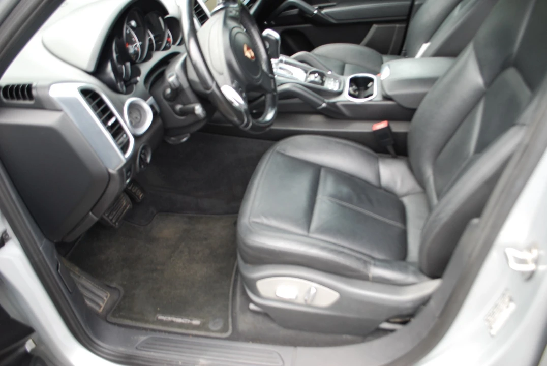 2012 Porsche 958 Cayenne - Image 6 of 21