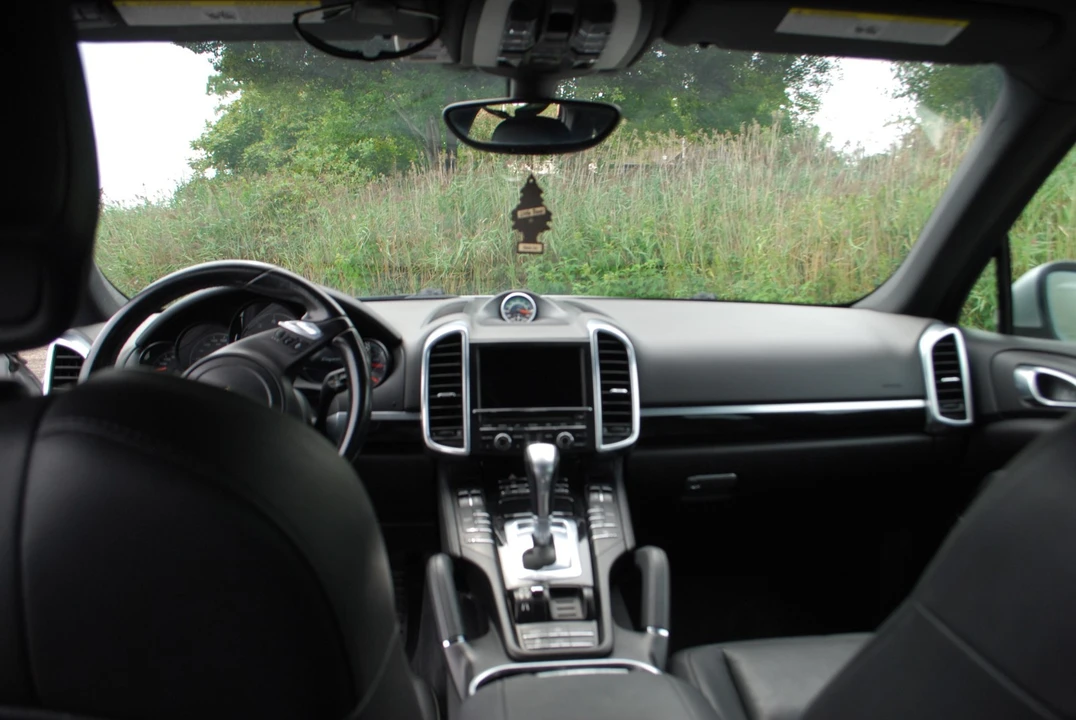 2012 Porsche 958 Cayenne - Image 8 of 21