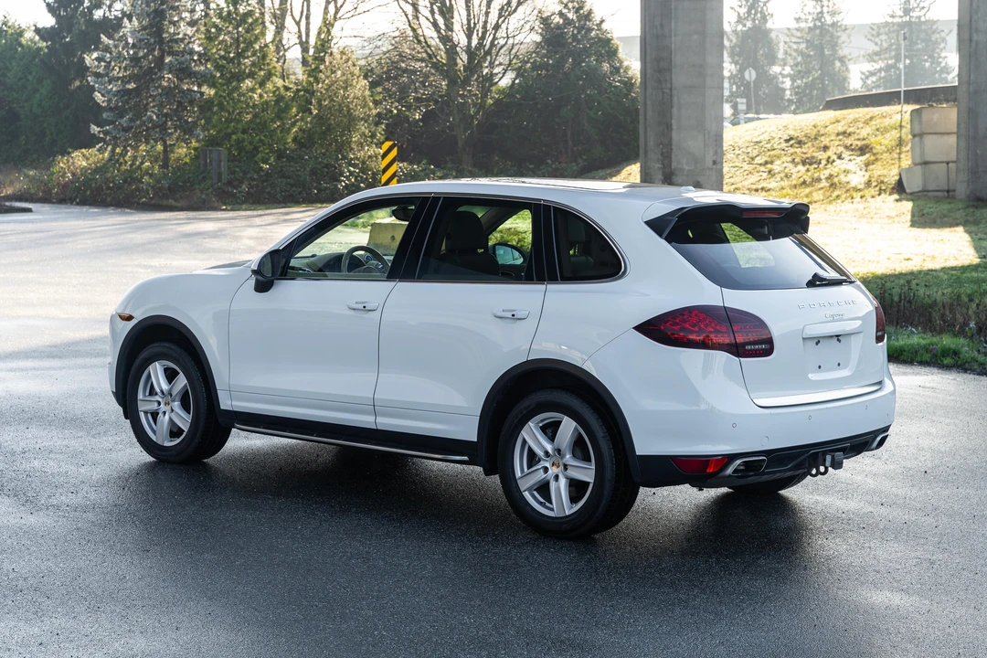 2012 Porsche 958 Cayenne - Image 14 of 31