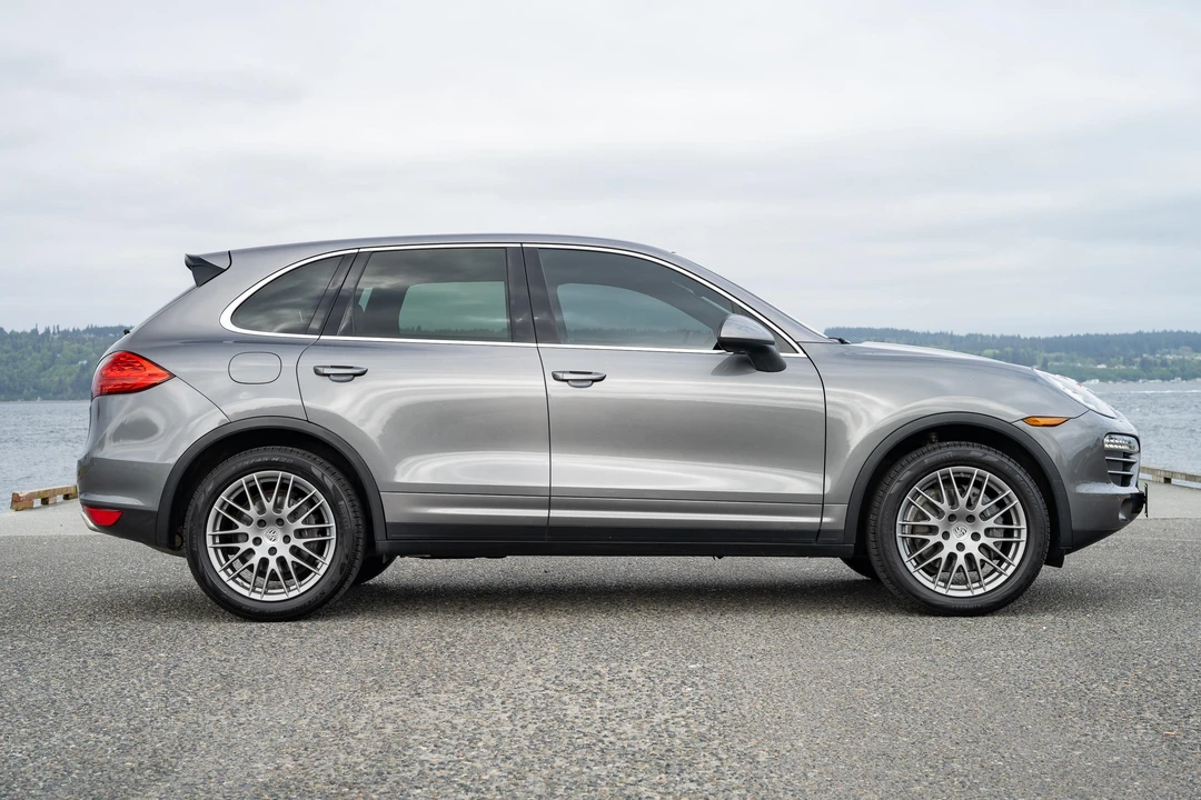 2012 Porsche 958 Cayenne - Image 9 of 31