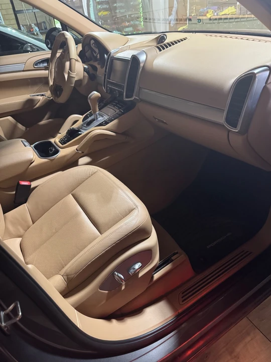 2012 Porsche 958 Cayenne - Image 10 of 22